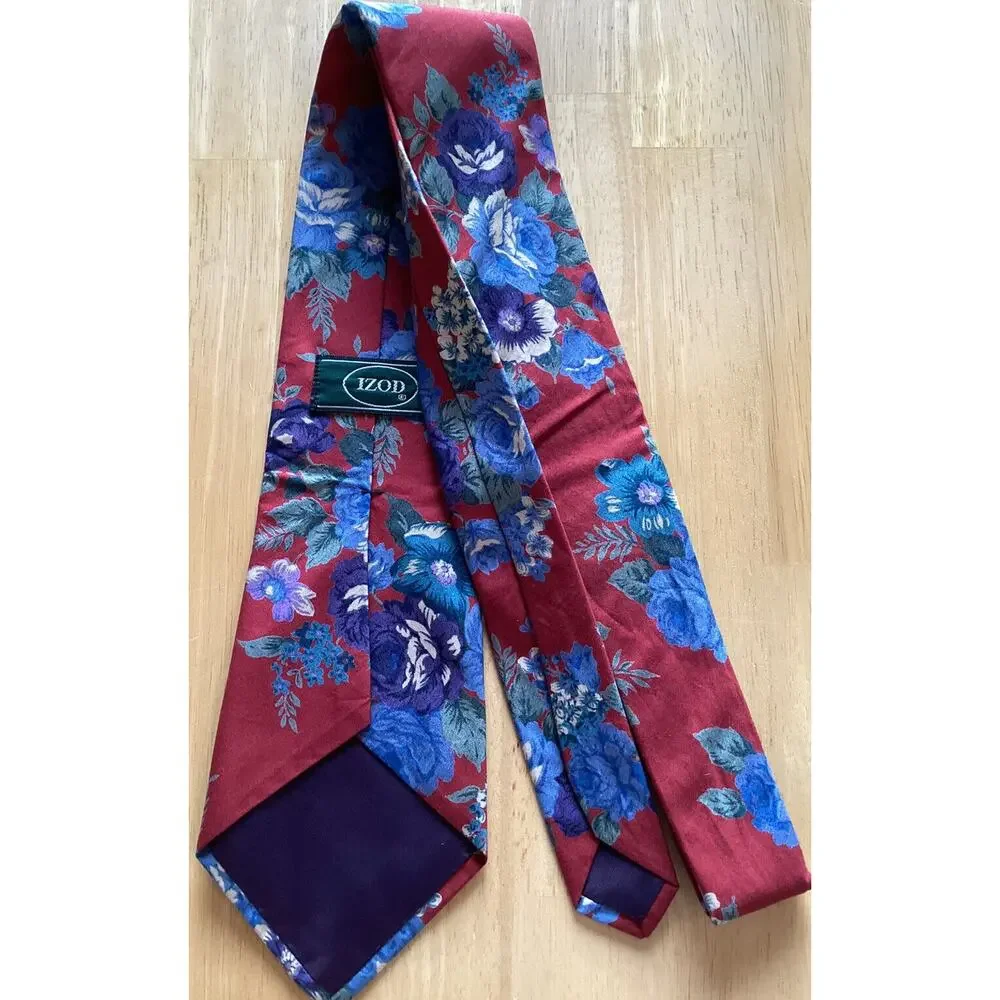 Vintage IZOD Red blue‎ floral Classic Pointed Neck Tie Adult 3 1/2 inch